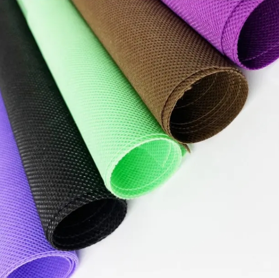 قماش غير منسوج 100% بولي بروبلين سبونبوند 75 جرام للمتر المربع لحقائب التسوق