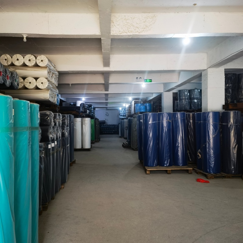 إطالة العمر الافتراضي وضمان الجودة: دليل علمي لتخزين أقمشة PP Spunbond غير المنسوجة